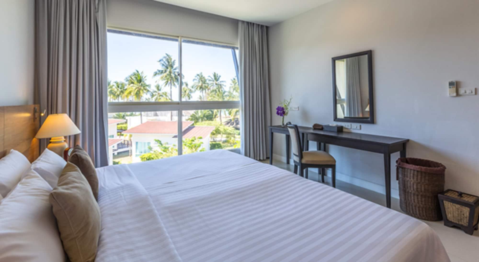 Kantary Beach Hotel Villas & Suites Khao Lak Exterior photo